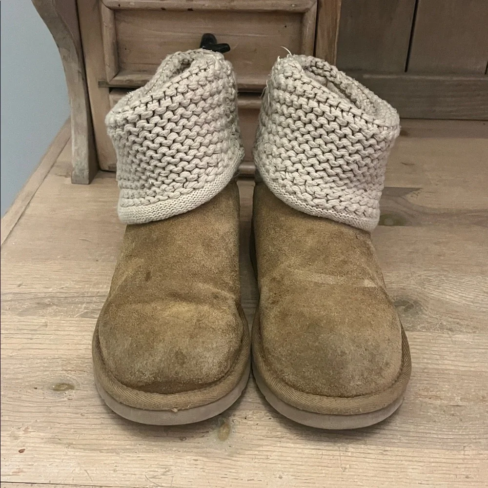 UGG Darrah Boots Little Girls Size 1 Knit Cuff Side Button Chestnut Shaina
